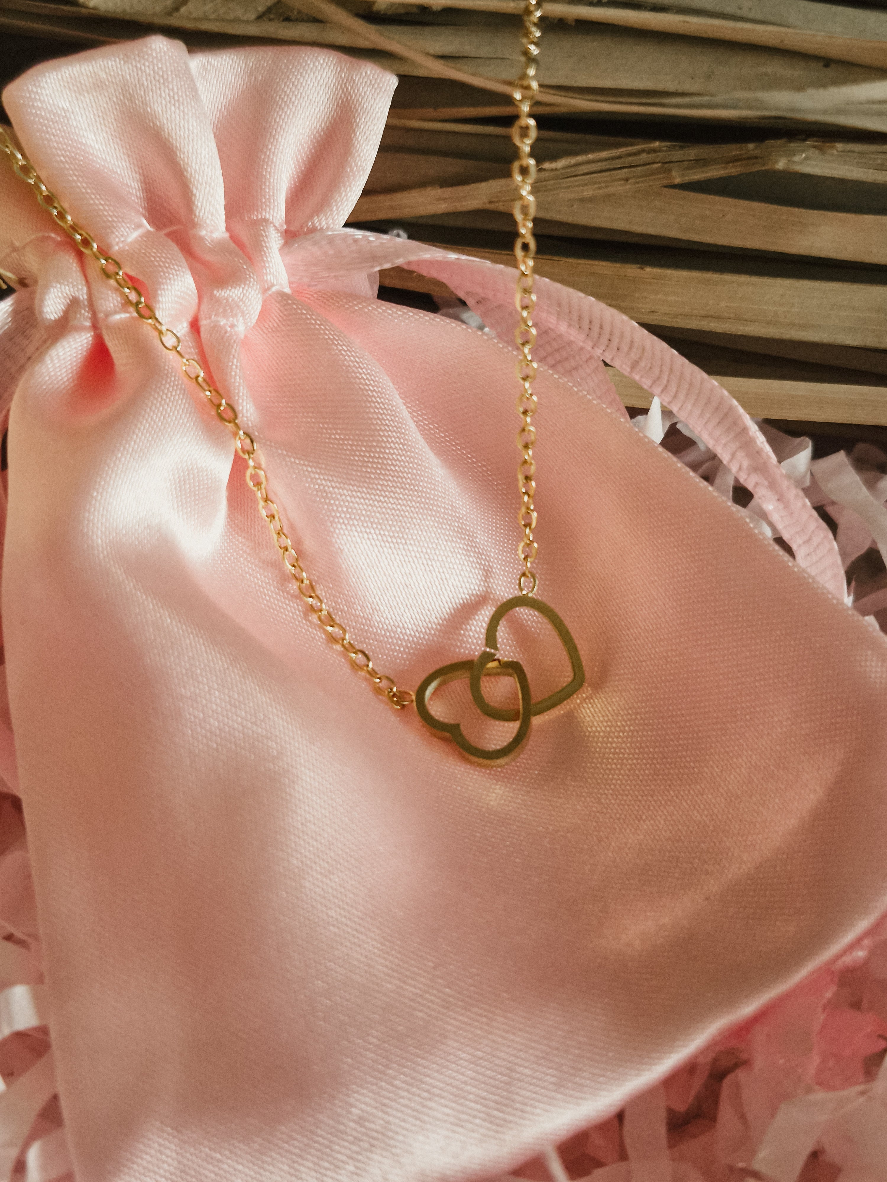 Collier des Cœurs Scellés doré