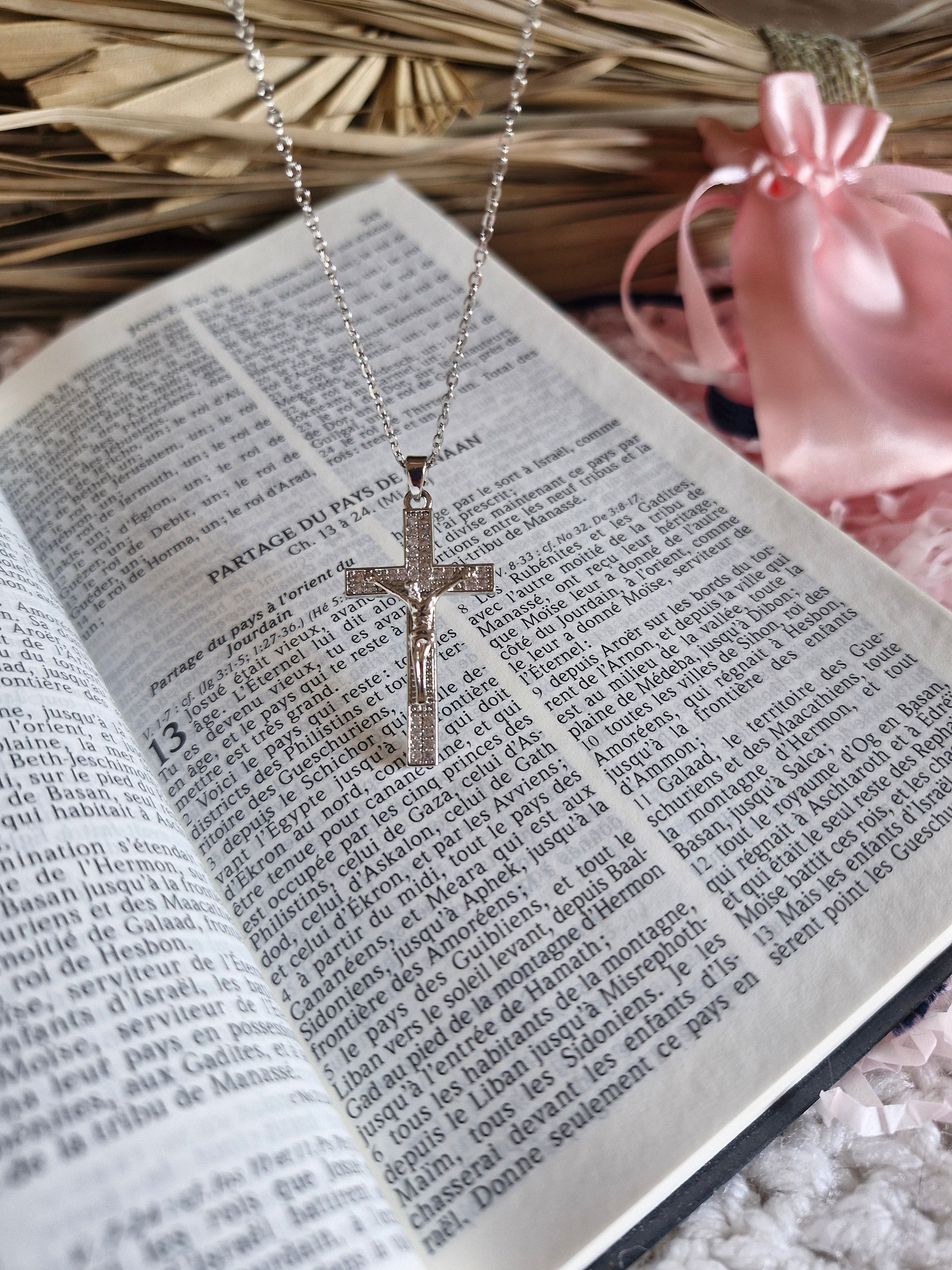 Collier Jésus argenté